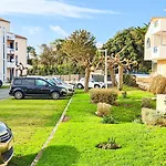A L'ombre Des Pins, Neuf, Elegant, Parking Gratuit, Netflix, Au Calme A 100m De L'ocean Apartment Les Sables-dʼOlonne