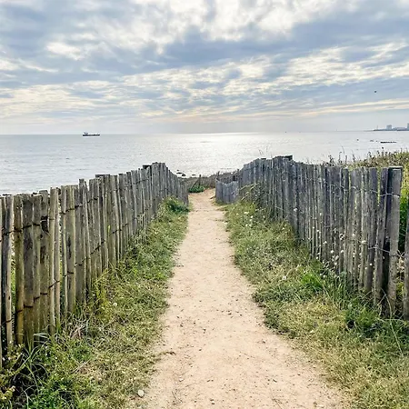 A L'ombre Des Pins, Neuf, élégant, Parking Gratuit, Netflix, Au Calme à 100m De L'océan *