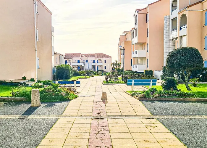 A L'ombre Des Pins, Neuf, élégant, Parking Gratuit, Netflix, Au Calme à 100m De L'océan