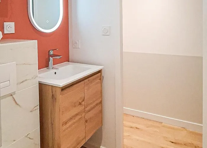 A L'ombre Des Pins, Neuf, élégant, Parking Gratuit, Netflix, Au Calme à 100m De L'océan Appartamento *